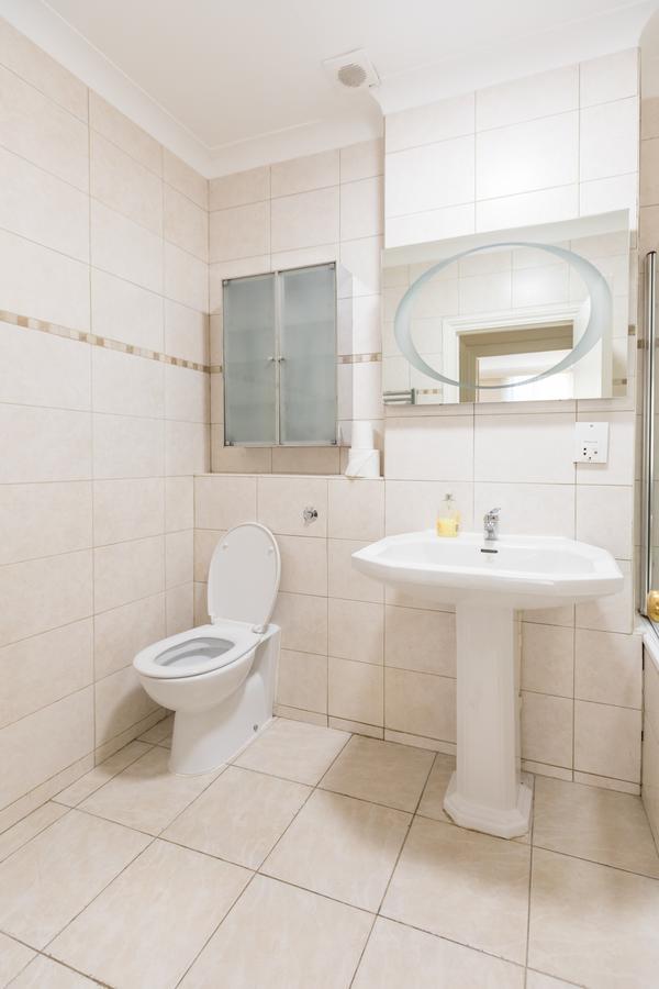 Victoria Mews Apartment London Room photo
